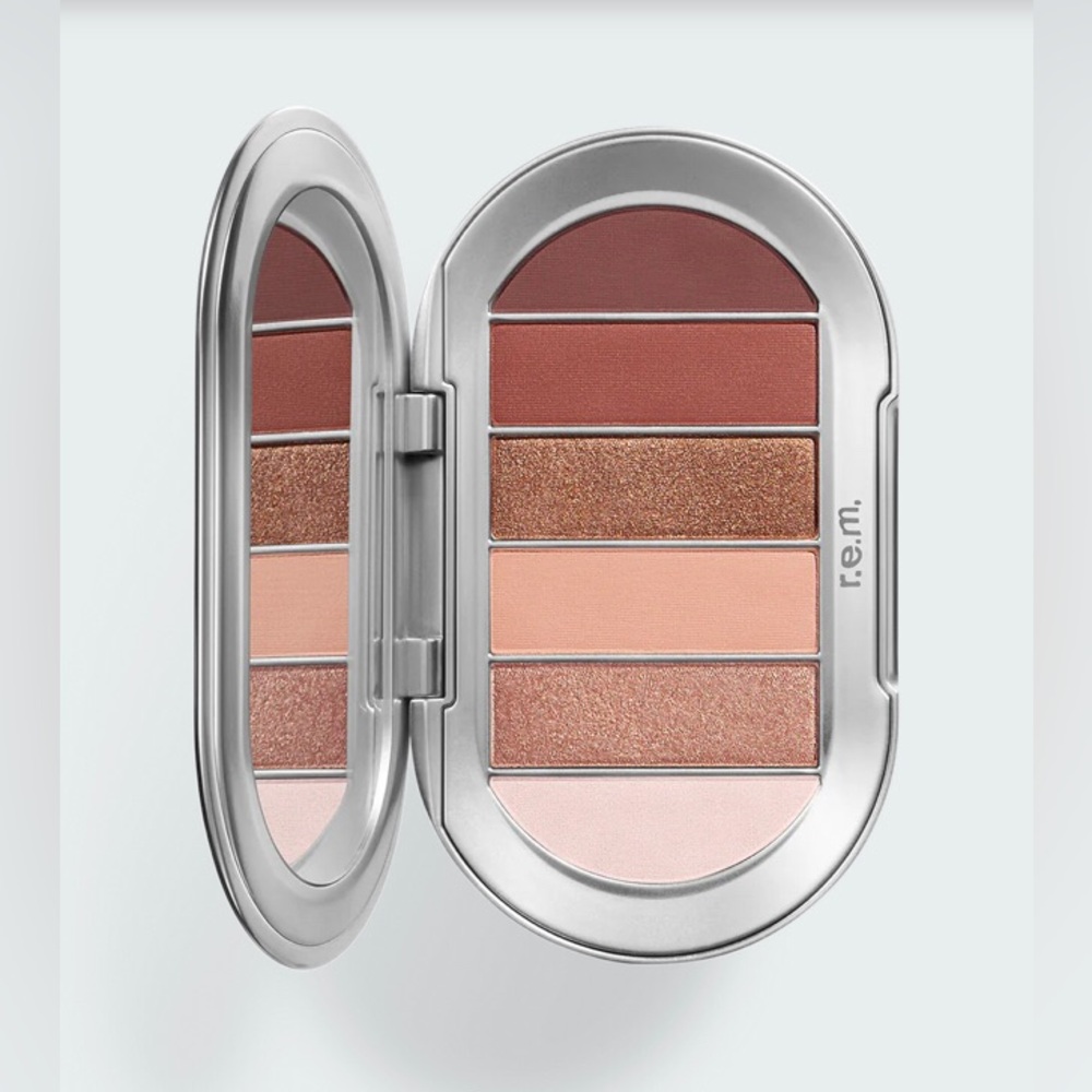 r.e.m. Beauty Babydoll Eyeshadow Palette